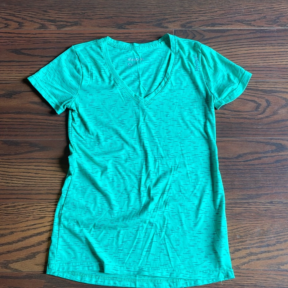 Athletic tee
